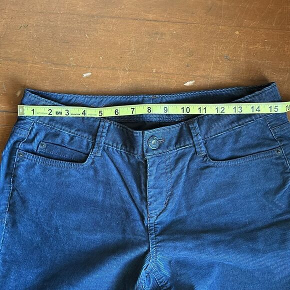 Eddie Bauer Navy Blue low rise Corduroy Jeans. Size 6 Petite - Picture 5 of 8